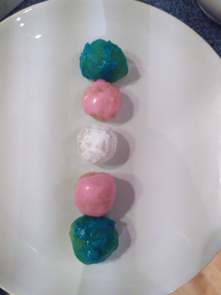 Startseite Bunte Marzipan-Kugeln